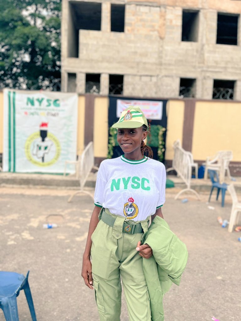 Oluwatunrayo12's tweet photo. Swearing in ceremony something ๐ซฉ๐
Not ya regular corp member ๐๐ฅบ
Who's a corper, a corper is a graduate...., now my mom would let me rest. As l don finally wear the corper cloth even with shege seen to wear this uniform ๐ซฉ๐ฅบ
#nysc #batcha2 https://t.co/whwgZuzWjG