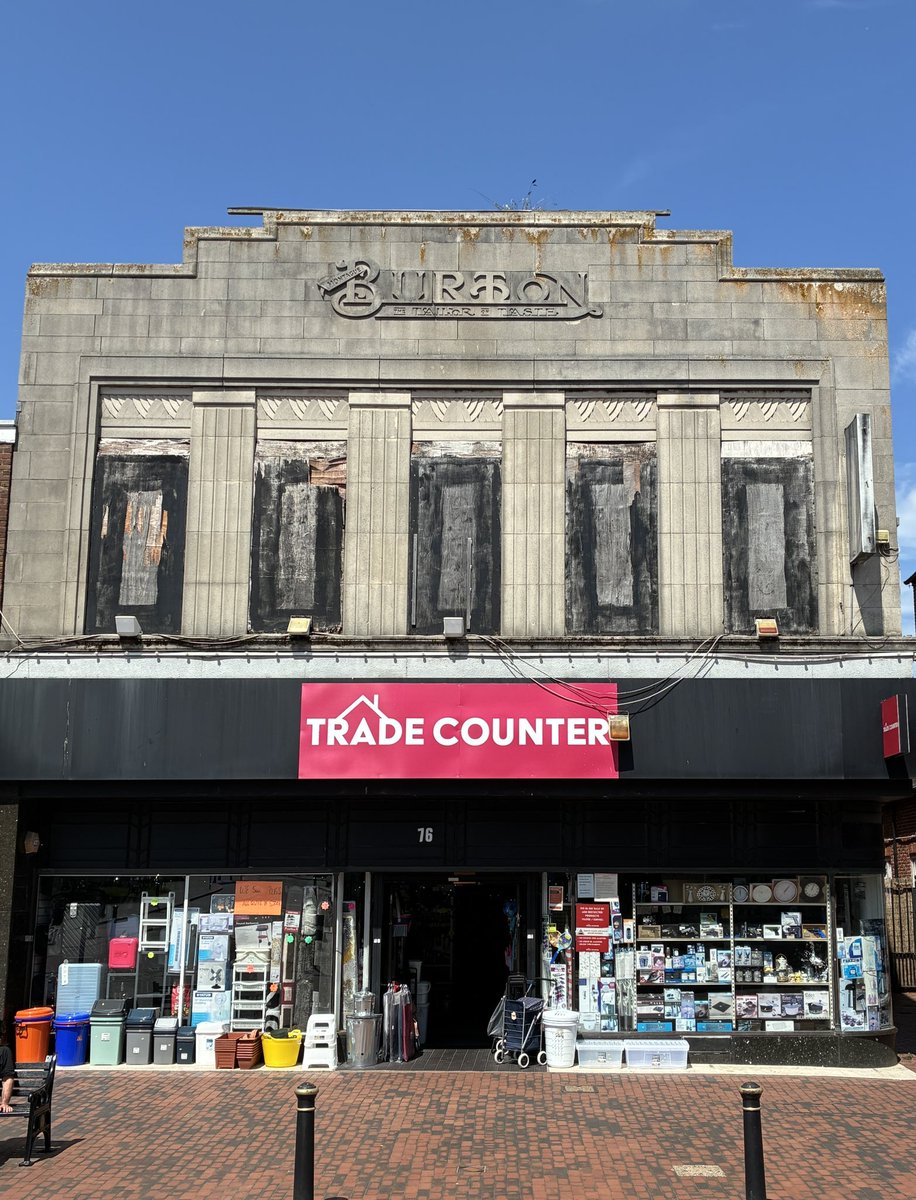 DCS Heritage (@dcs_heritage) on Twitter photo #HiddenHistory (in plain sight)
“Montague Burton: The Tailor of Taste”
High Street, Sittingbourne, Kent
<a href="/ghostsignsuk/">Ghost Signs</a> #HiddenHistory (in plain sight)
“Montague Burton: The Tailor of Taste”
High Street, Sittingbourne, Kent
<a href="/ghostsignsuk/">Ghost Signs</a>