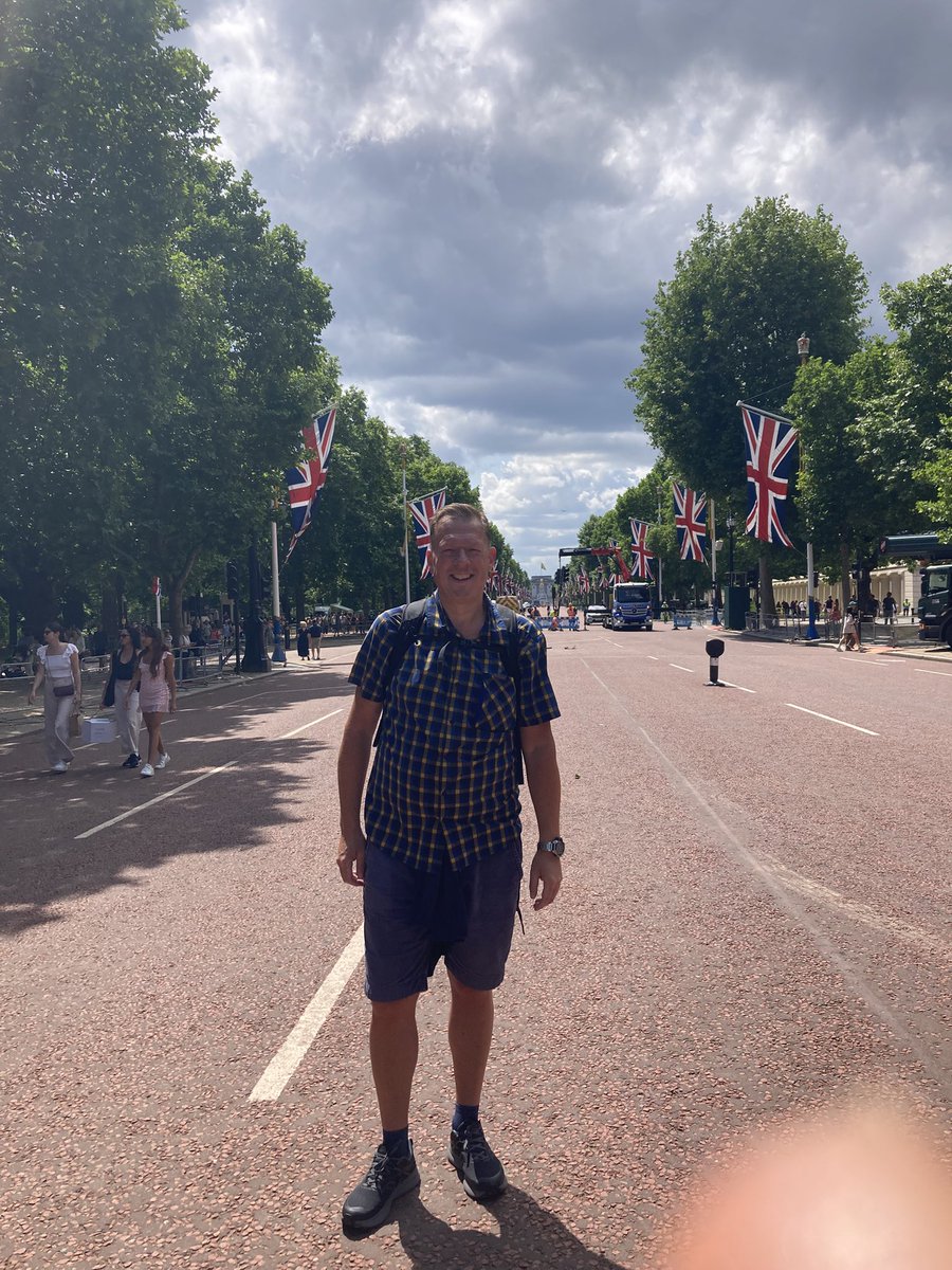 GovanMiracle's tweet image. Heading to LCD Soundsystem tonight, took an excursion via The Mall to see the aftermath of TTC! #Rulebritannia