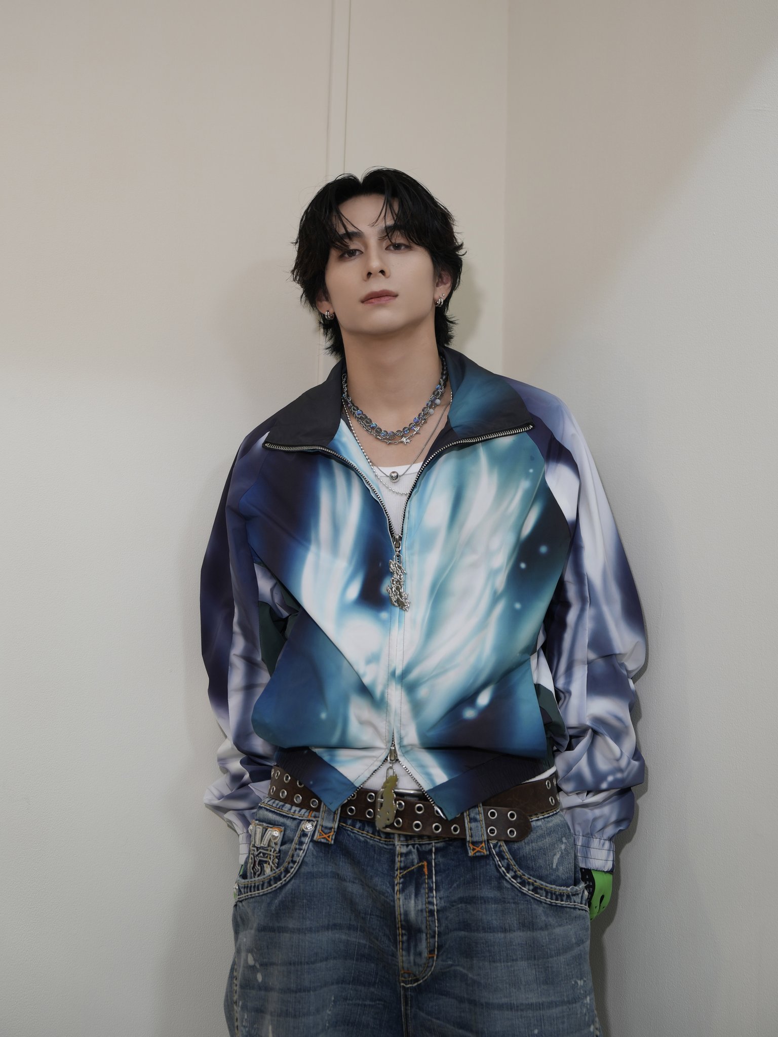西洸人　106 107 INI on X: 