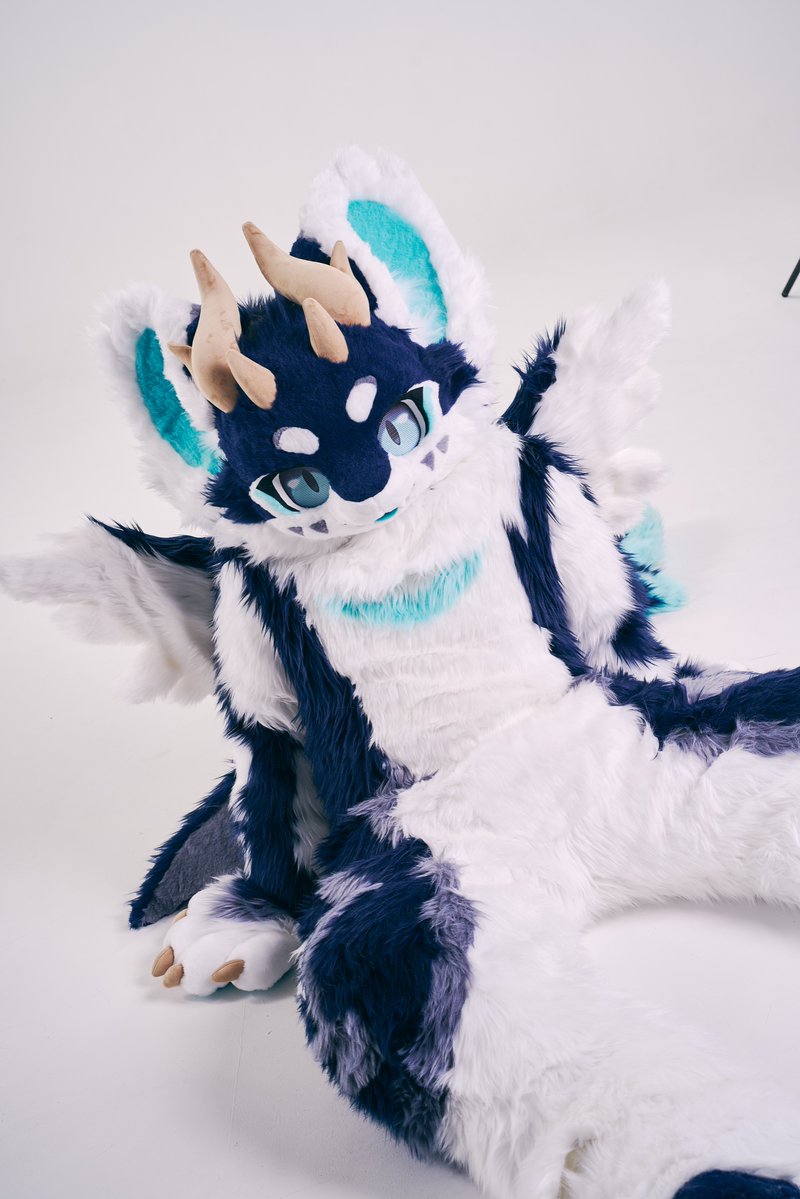 피곤해서 조금 쉬는중~
#FursuitEveryday 

📸:<a href="/mano_4171/">Mano</a>