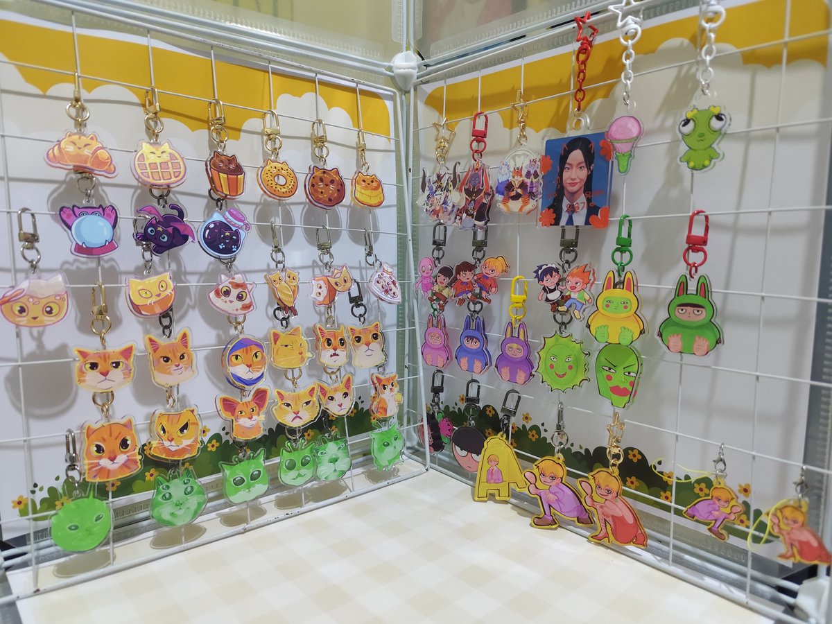 floskattArtLab's tweet photo. Keychains for #Chibicon7 Surabaya https://t.co/U76hcWqhjl