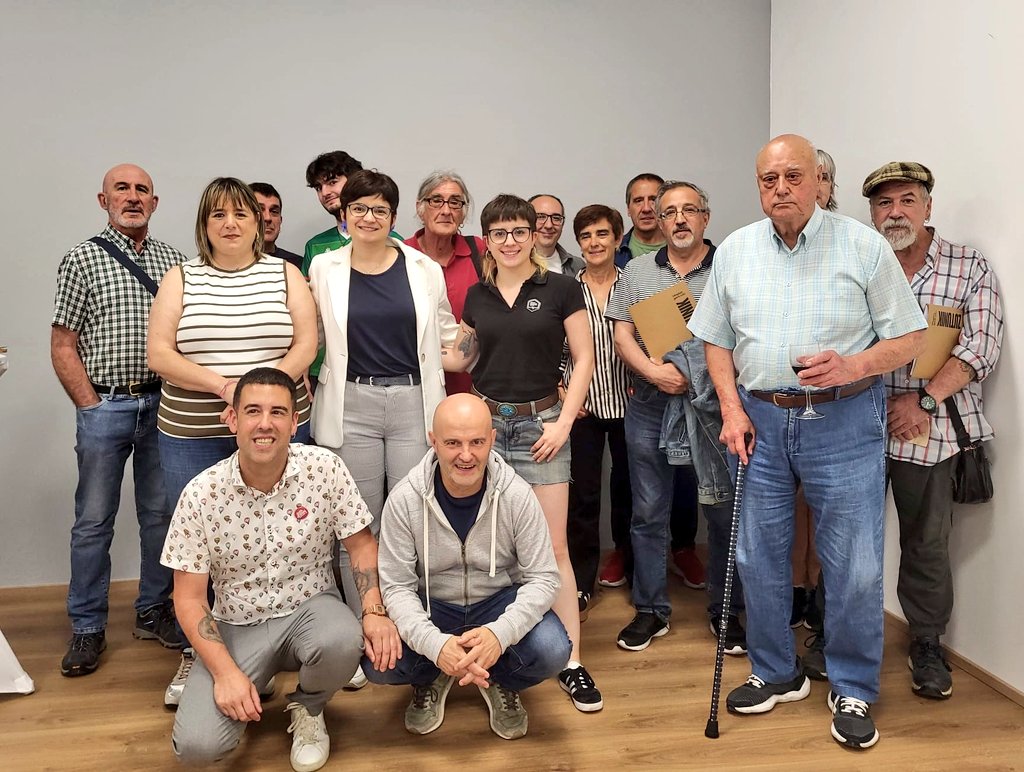 Bizkaiko Herrialdeko Batzarra izan dugu gaur Bilbon. EH Bilduko Bizkaiko Plan Politikoa landu eta  Mahai Politikoa bozkatu dugu.  

Bizkaian eta Bilbon arrerapauso sendoak ematen jarritzeko tresnak eta komunitatea dugu.

#ZUTUNIK Bizkaia