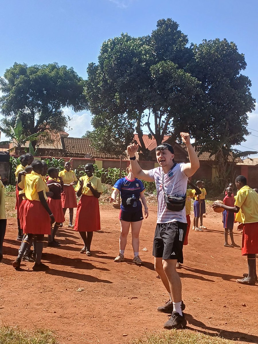 SimbaGaa's tweet image. What a week! First one done and dusted with the UCD students, We hit five different schools around Jinja, spreading the gospel of Gaelic football everywhere, and wrapped it all up with a big group training at Kakira community field.