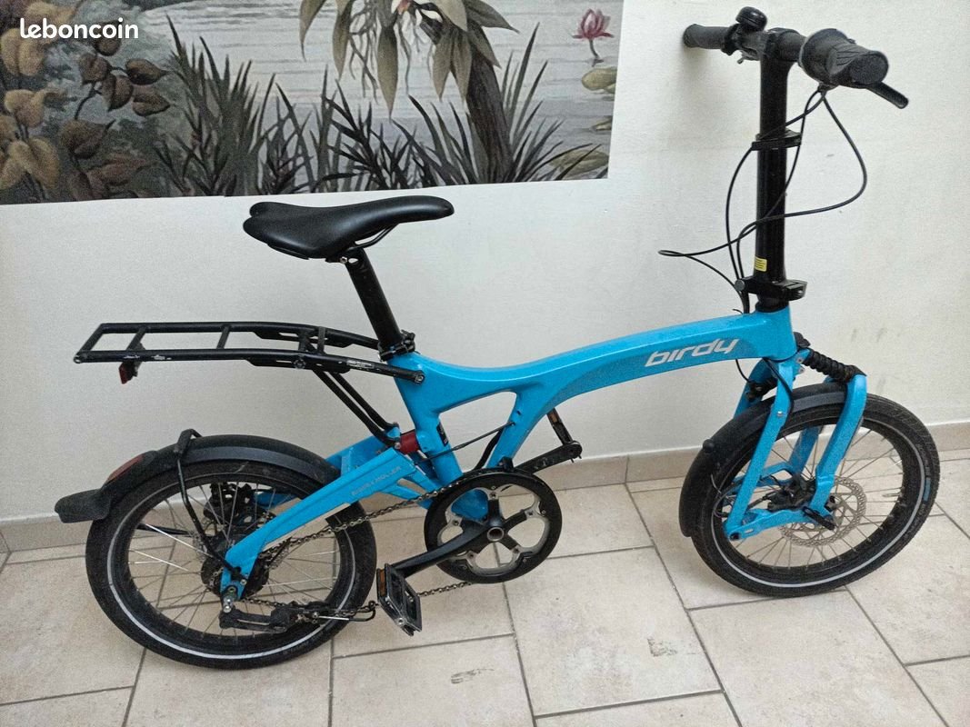 littlebigfred's tweet image. Pas fan de la couleur, mais un Birdy gen 3 à ce prix… je ne pouvais résister

Les gaine/durites chelou = potence tournée à 360° #fixed

#newbikeday