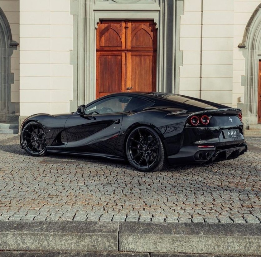 DailyFerrariTM's tweet image. 812 SF