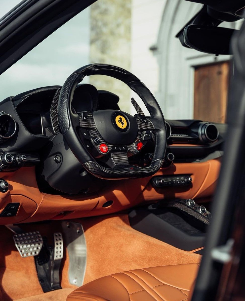 DailyFerrariTM's tweet image. 812 SF