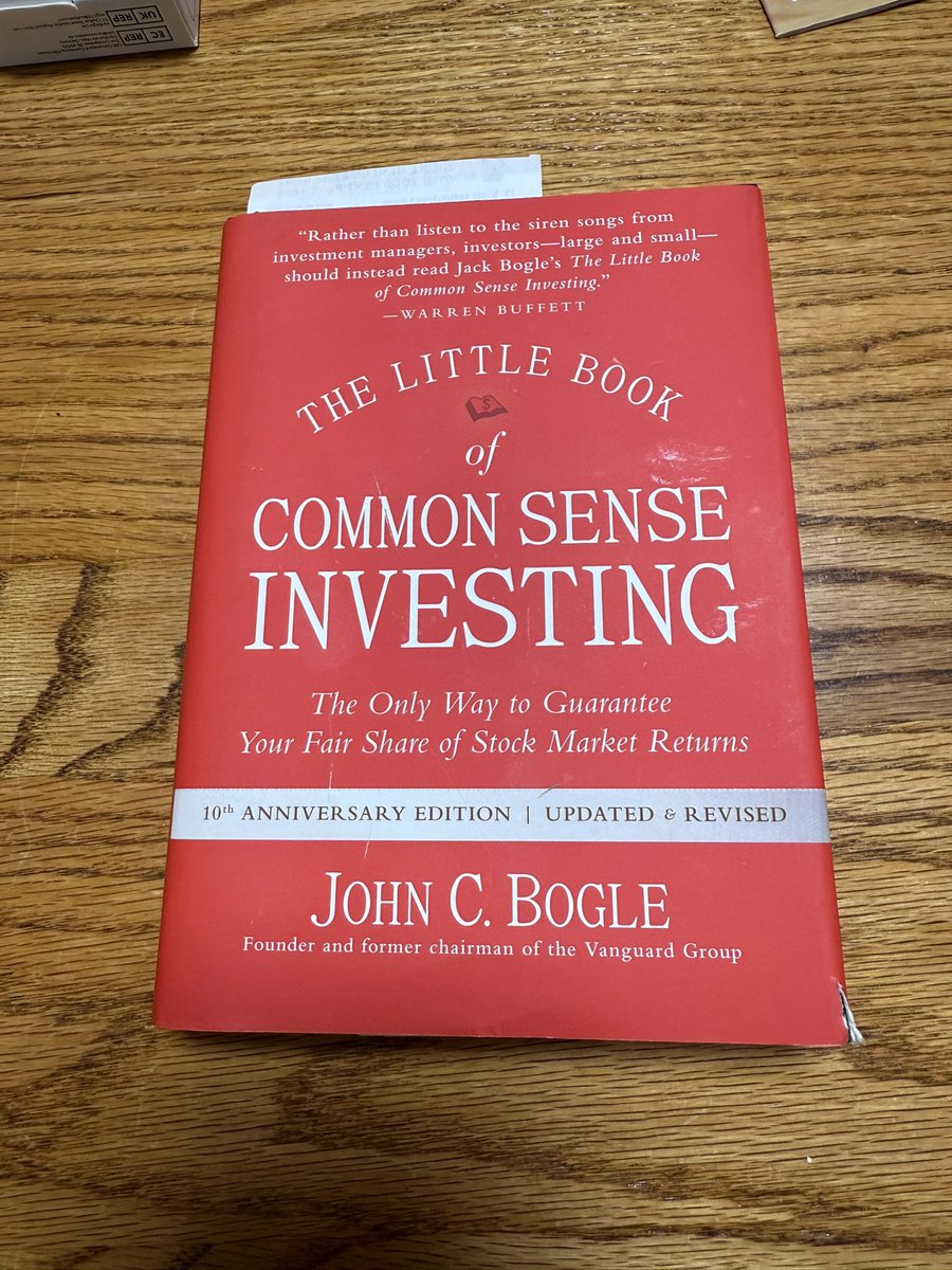 simpsjm1's tweet photo. I picked up this #littlebook from the #thriftstore by John “Jack” Bogle on Common Sense Investing. Bogle launched @Vangua_Group, popularizing index fund investing. What do you think this book will be about?!? https://t.co/ycpX3J2atN