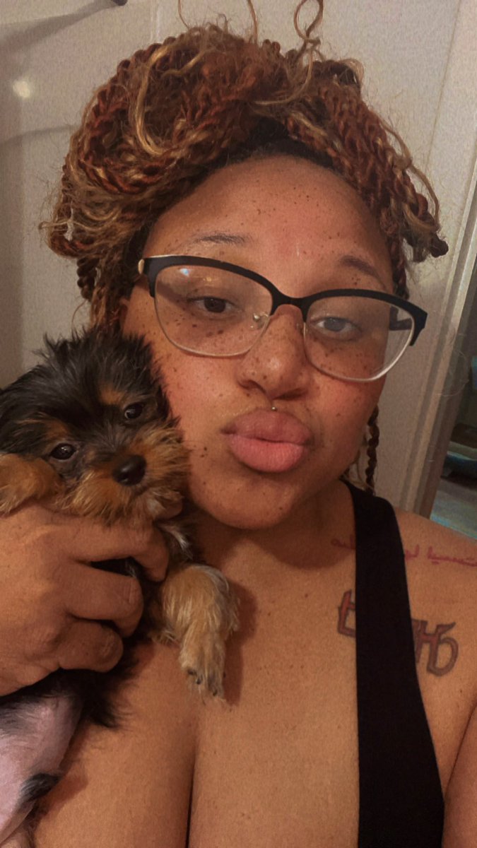 TxxRedd's tweet image. Yall gone help me get yall Puphew some bday stuff??? $Redkash83 his 1st birthday is tomorrow 🤗🤗🥰 this was our first pic together #JavaBean