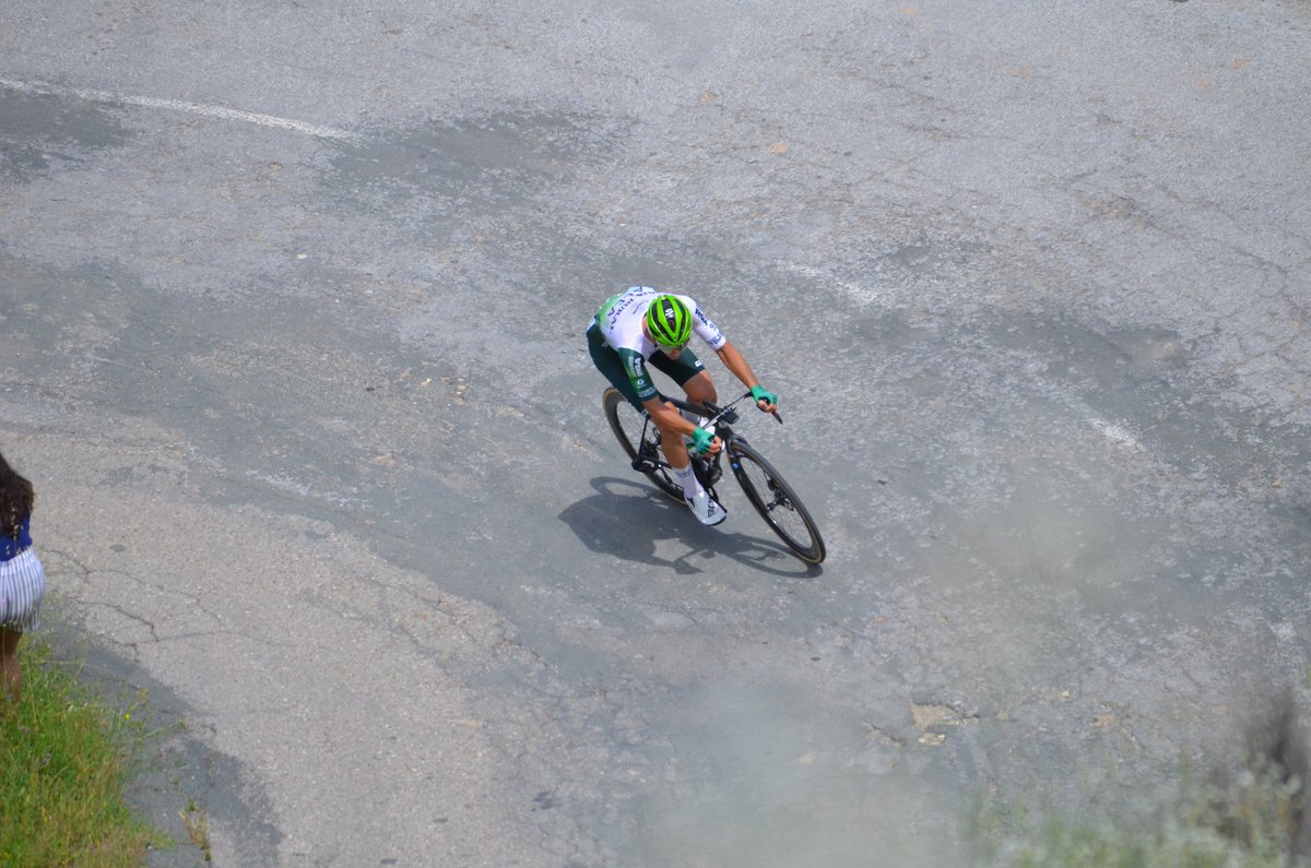 🤩 El #memorialarturográvalos deja un doblete para el equipo 𝑪𝒂𝒋𝒂 𝑹𝒖𝒓𝒂𝒍 𝑨𝒍𝒆𝒂.

💚 Un gran @ikerrvillarr se impone junto a @ellande.larronde tras una larga fuga de 19 ciclistas.

💪 <a href="/ruuubii__/">marc Rubirola</a> consigue ser 4° en meta.

📸 Goepro_Bike
#súmatealverde💚