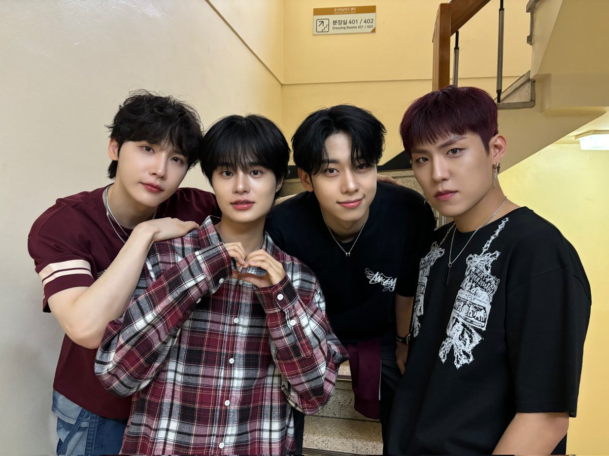 AB6IX tweet media