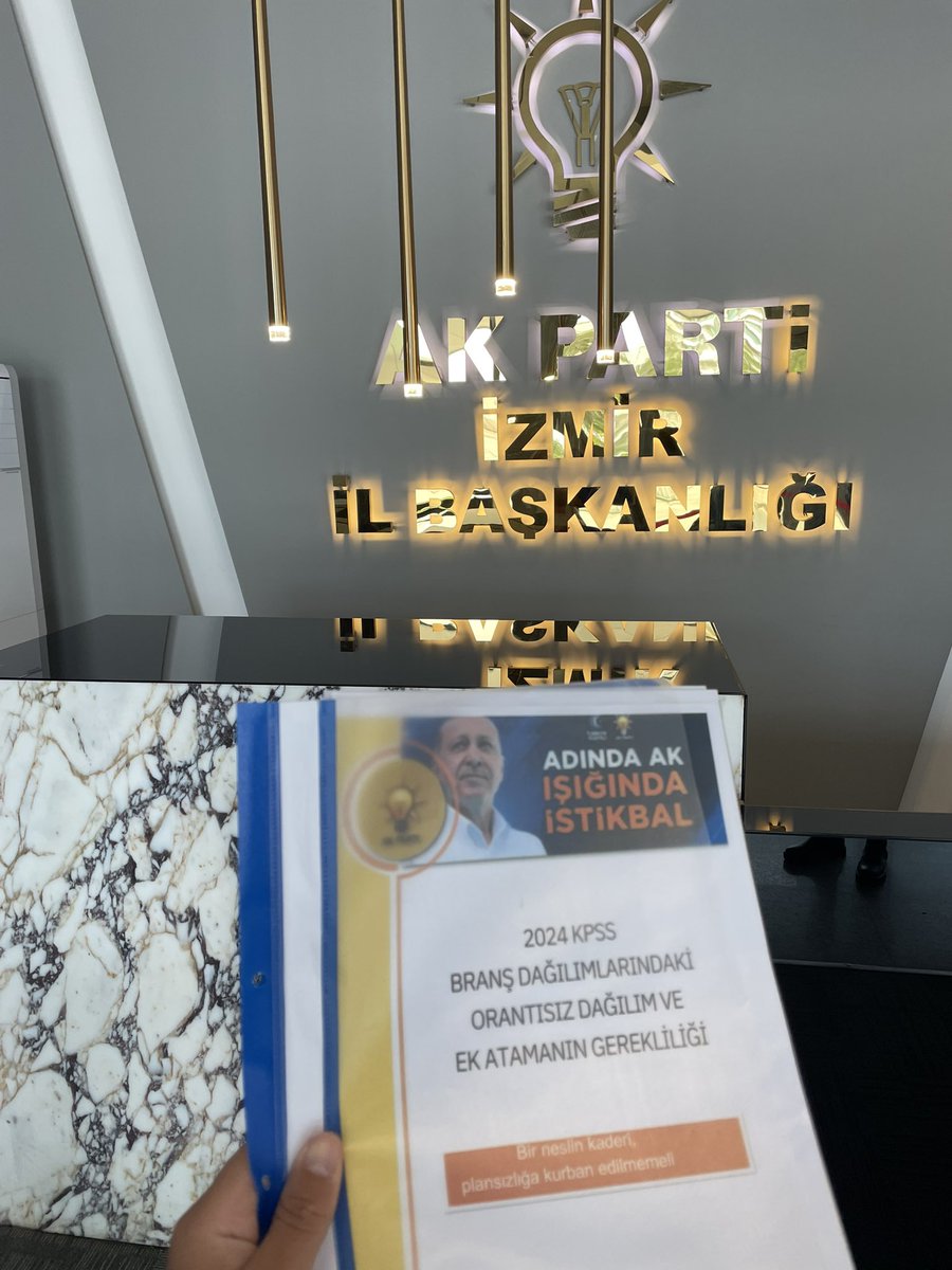 Binlerce genç öğretmen sizden gelecek ek atama müjdesini bekliyor Sayın Cumhurbaşkanım 
<a href="/RTErdogan/">Recep Tayyip Erdoğan</a>
 #LiderdenEkatamayaTamDestek