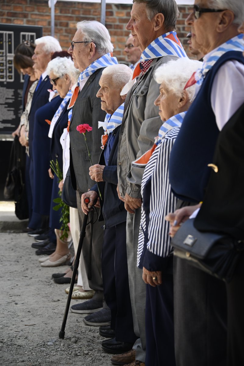 Auschwitz Memorial tweet media