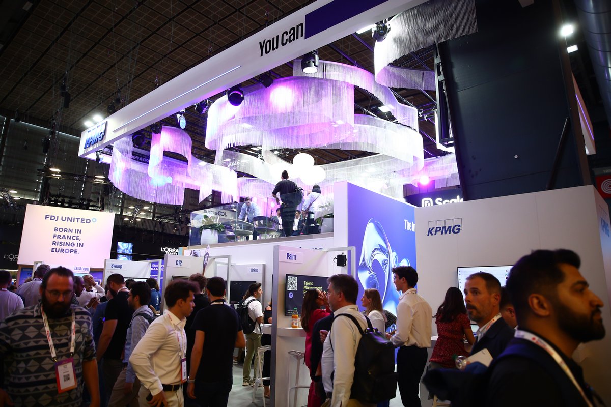 KPMG_France's tweet image. On continue d'explorer l’#innovation stand G28 sur le thème : « brisons les frontières ! l’innovation au croisement des mondes, des âges et des identités » à #VivaTech!  #VivaKPMG