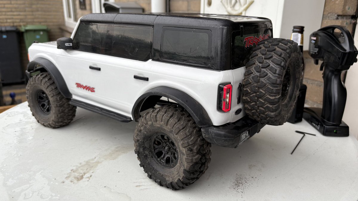 zachary3dprints's tweet image. What an ease, the lights on my Bronco @Traxxas wasn’t working properly, today I inspected it and see what was wrong… one wire on the receiver was loose 🤦♂️
Yeah, I know… easy and simple solution to fix, if you know where to look.
