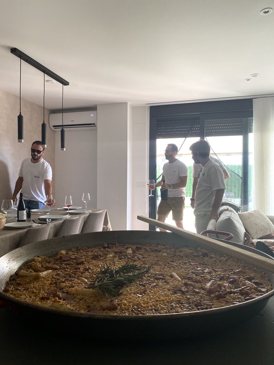 evsubirats's tweet photo. Sábado de arroz. https://t.co/mpWJxS4ShM