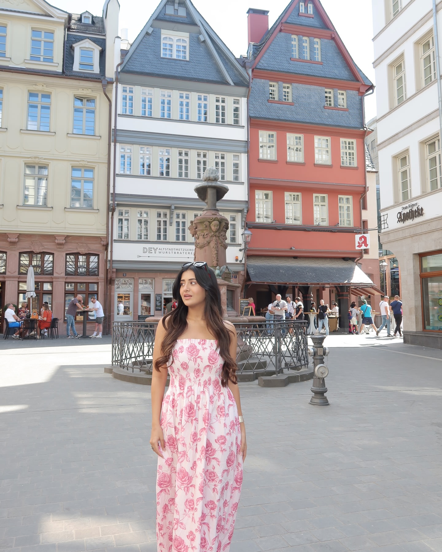 GtaM2LrbAAACdKh?format=jpg&name=large