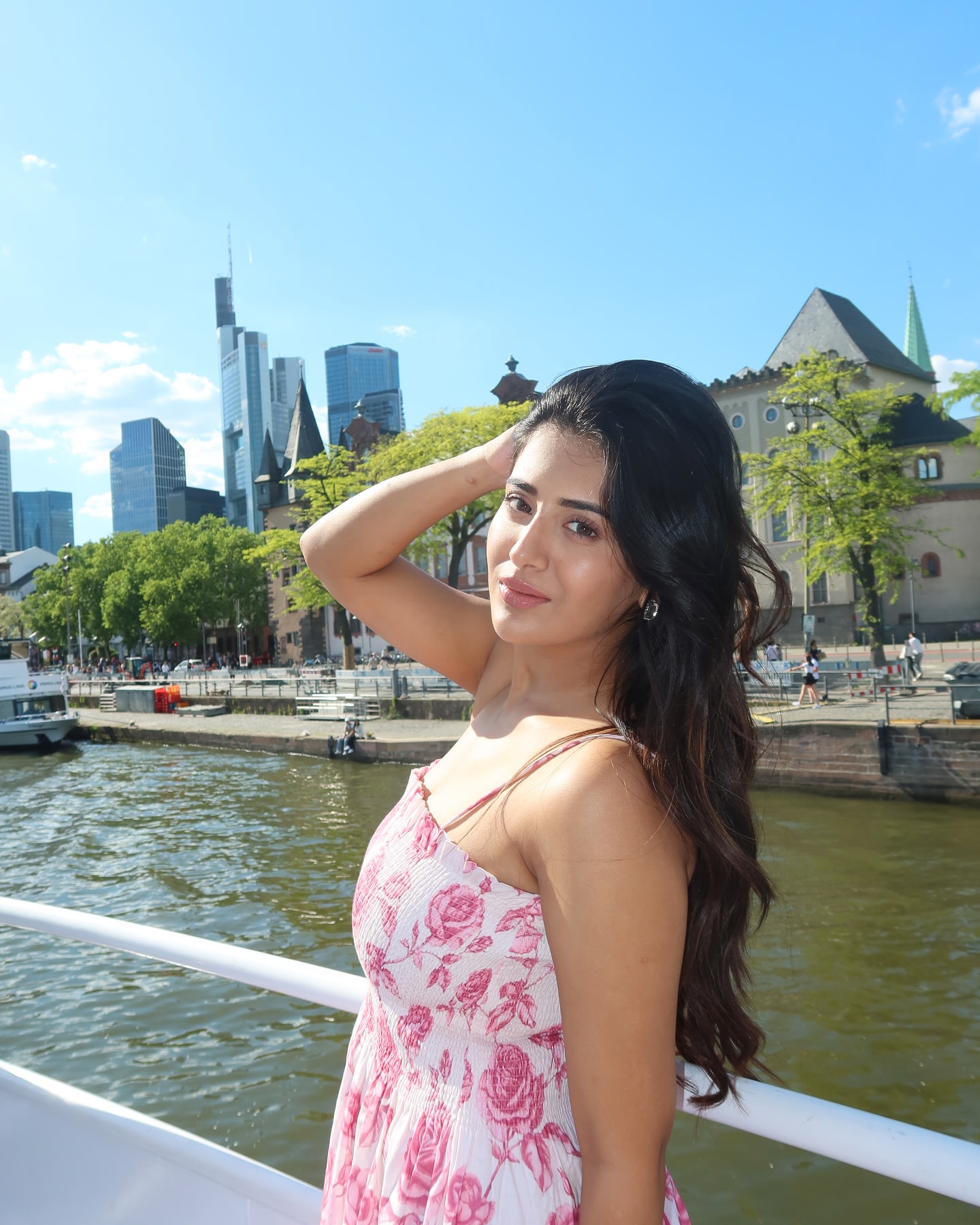 GtaM2MmbcAEyGqc?format=jpg&name=large