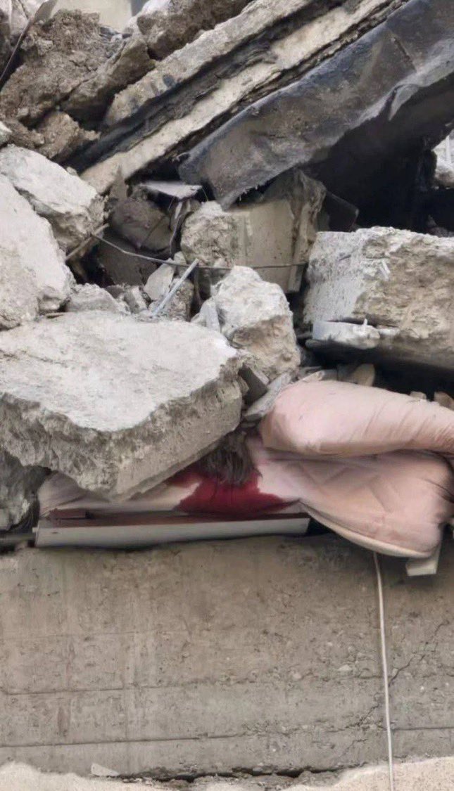 İsrail’in yoğun bir şekilde bombaladığı, Güney Azerbaycan Türklerinin yaşadığı Tebriz’den…