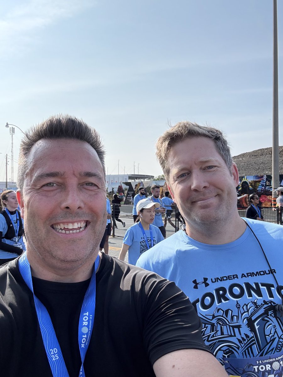 Beauty day for a wee run. Kudos ⁦<a href="/UnderArmour/">Under Armour</a>⁩ for the well-organized Toronto 10K.