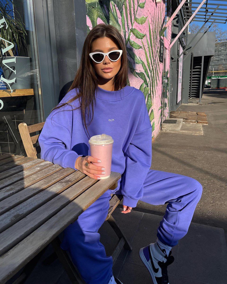 Catching rays &amp; good vibes only😊