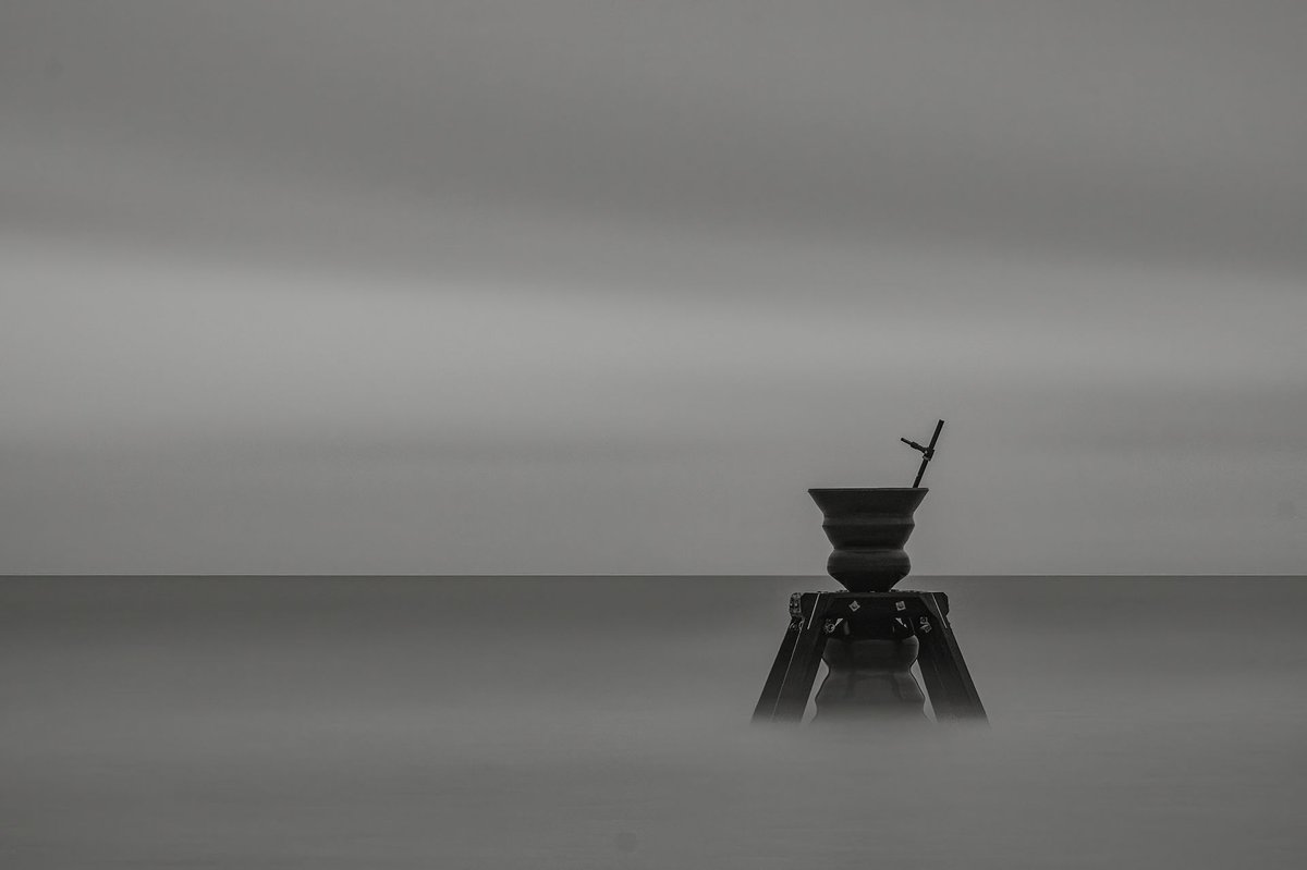 norfolklocal's tweet photo. Every high tide at Happisburgh brings a sound that’s as beautiful as it is urgent. 🔔 The Spirit of Haisbro, one of 13 Tide and Time Bells, is powered by the waves and crafted to make us stop, listen, and act. 🌊 #ClimateAction #TideAndTimeBell #RisingSeas https://t.co/yoOZl7MfH9