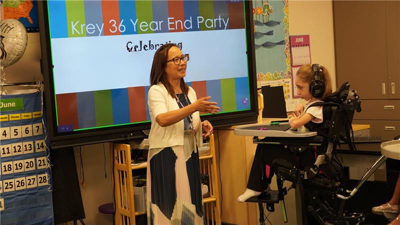 CoCoSchools's tweet photo. 🎉 Celebrating CCCOE's Krey Elementary Program Accomplishments! 🎉 We honored K–5 students moving to middle school with songs &amp; treats. Huge THANK YOU to our amazing staff, especially teacher Maria Santos! 💙🍎✨ #CCCOE #InclusiveEducation #StudentSuccess #SpecialEducation https://t.co/uqpVR5wVFL