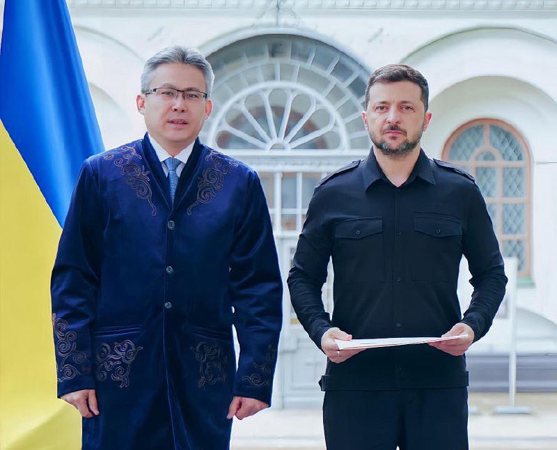 🔹 Қазақстан Елшісі Украина Президентіне сенім грамоталарын тапсырды

🔸 Посол Казахстана вручил верительные грамоты Президенту Украины

🔗 gov.kz/memleket/entit…