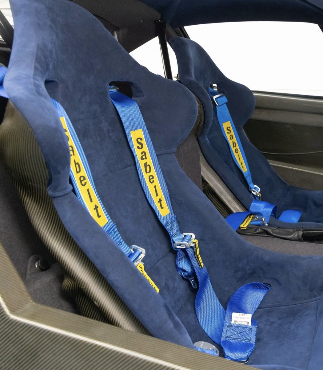FlawlessSpec's tweet photo. Azzurro Hyperion Ferrari F40 https://t.co/n4cCo5VzWP