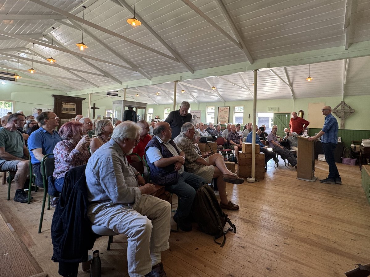 Our final speaker, <a href="/PeterHart1915/">Peter Hart</a> , is introduced by <a href="/wampasmudge/">Warren Smith</a> !