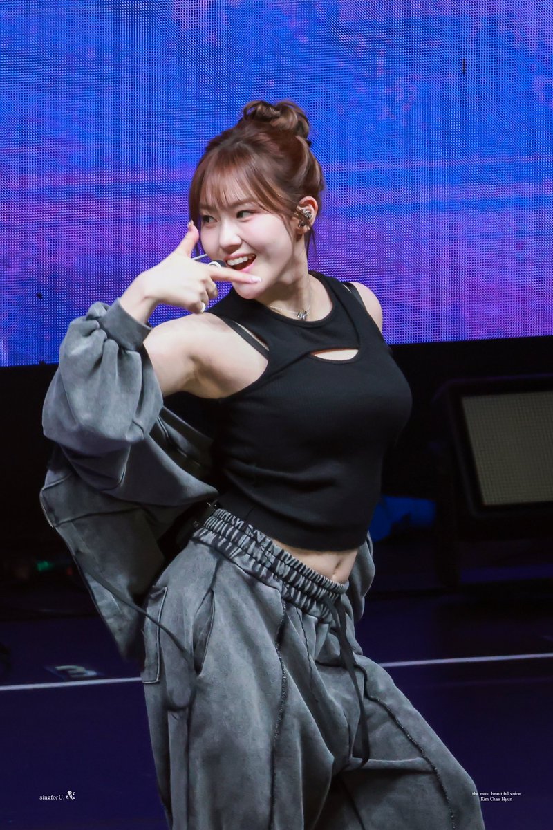 chaehyunhours's tweet photo. CHAEHYUN!!!!!! https://t.co/KIViTwIlXu