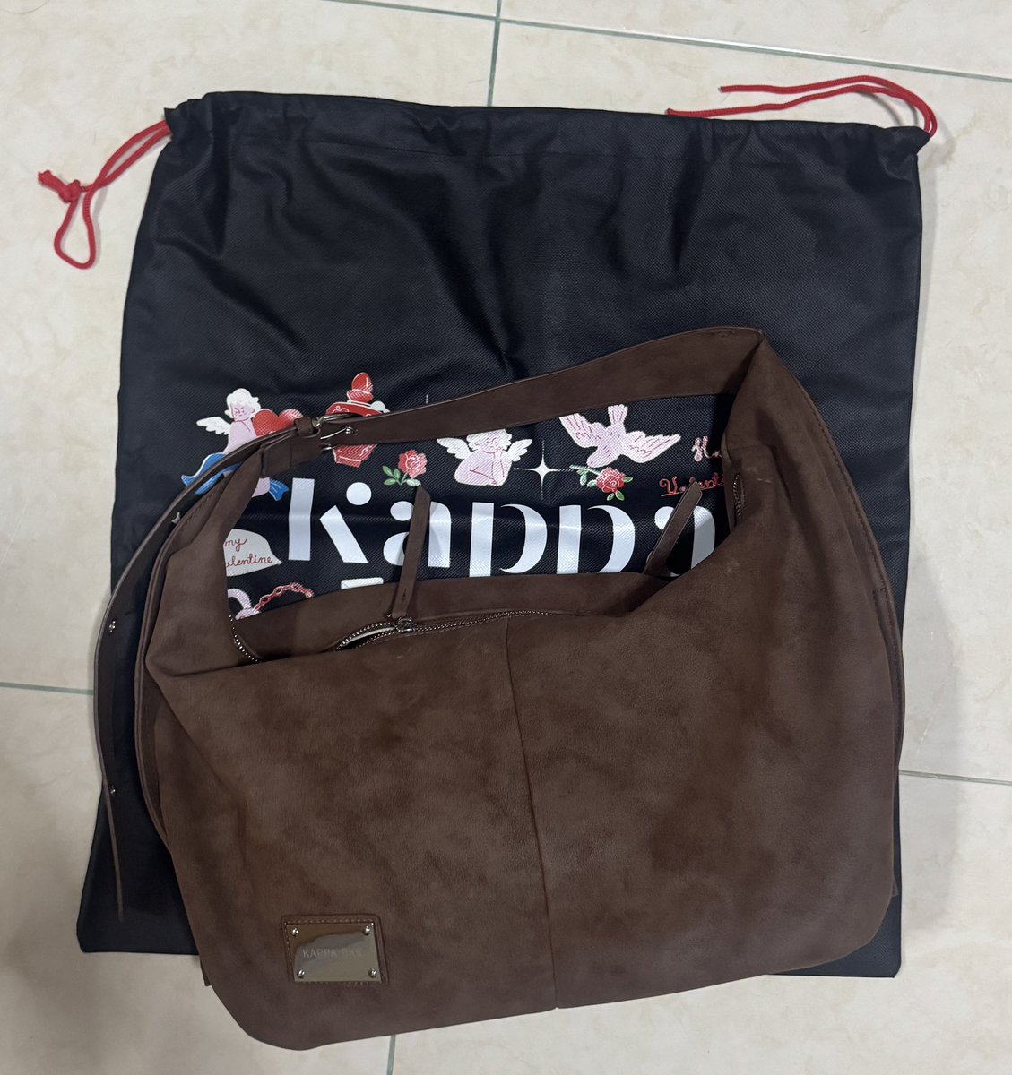 moosongtua's tweet photo. #ส่งต่อกระเป๋า  kappa bkk รุ่น gazelle bag สี mocha brown ไม่มีตำหนิ

⭐️ 580 บาท รวมส่ง ⭐️
ขอดูเพิ่มเติมได้ค่ะ คุยกันก่อนได้น้า ต่อรองได้นิดหน่อย 🙏💗 #ส่งต่อkappabkk #kappabkk #ส่งต่อkappa #ส่งต่อกระเป๋ามือ2 #ส่งต่อกระเป๋ามือสอง #ส่งต่อเสื้อผ้า #ส่งต่อcintage #โล๊ะตู้ https://t.co/bTbU5zdBZQ