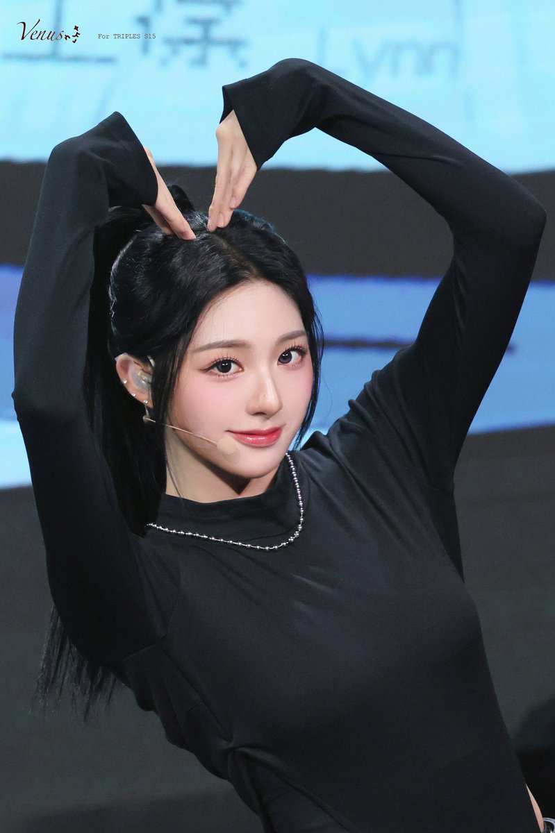 <a href="/bseonghwa/">ً</a> <a href="/OishipanBakes/">opanpan close!</a> “Dan saya, Felicia Rosalynd alias Fero, pamit juga! Terima kasih untuk Koneko yang sudah hadir dalam farpar malam ini! Sampai jumpa lagi~!”

Fero melambaikan tangannya tinggi-tinggi lalu membentuk heart sign sebagai pengalih fokus untuk menyembunyikan wajahnya yang siap menangis.
