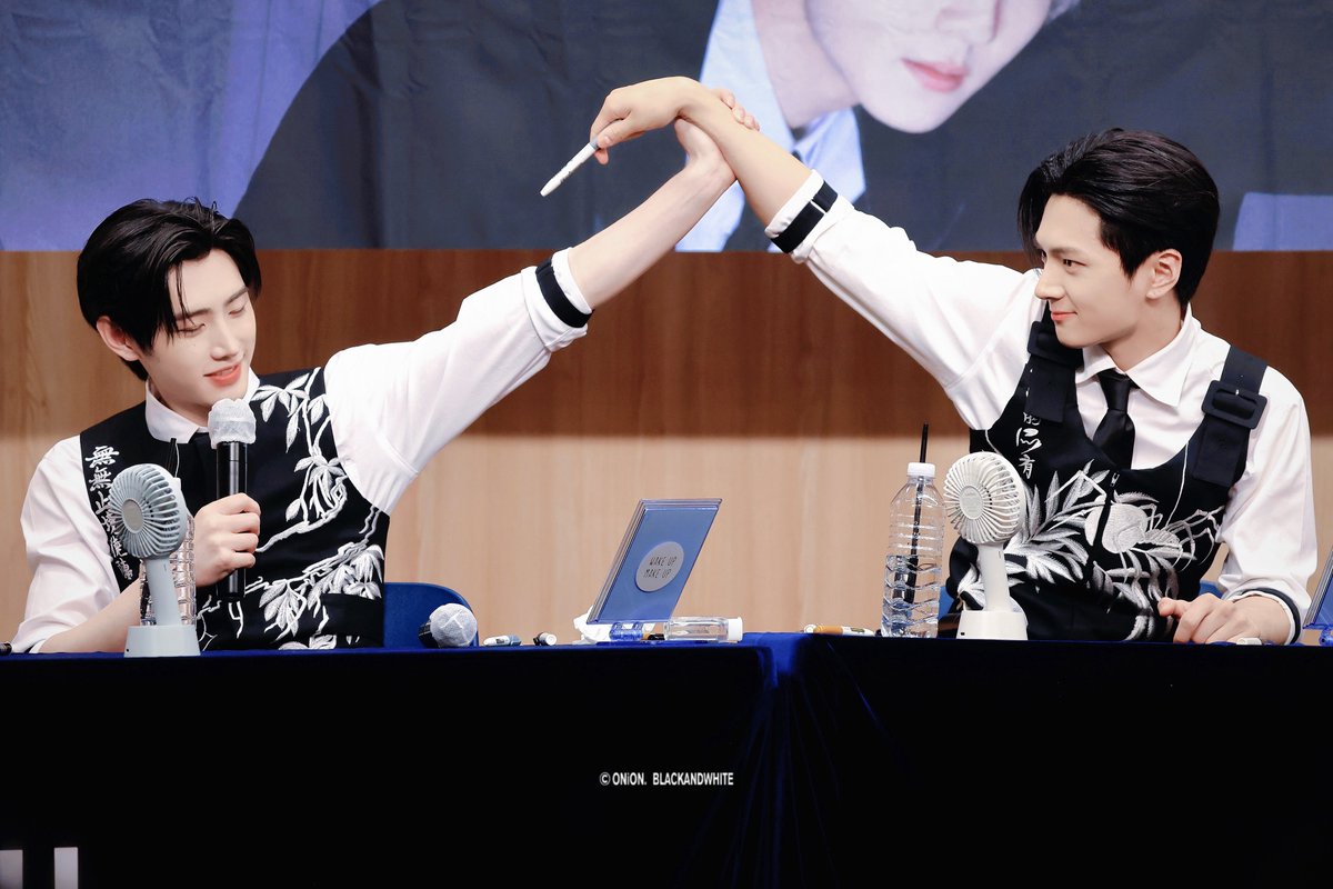 250614

#JAY #SUNGHOON #흑백즈 
#종성 #성훈 #ENHYPEN