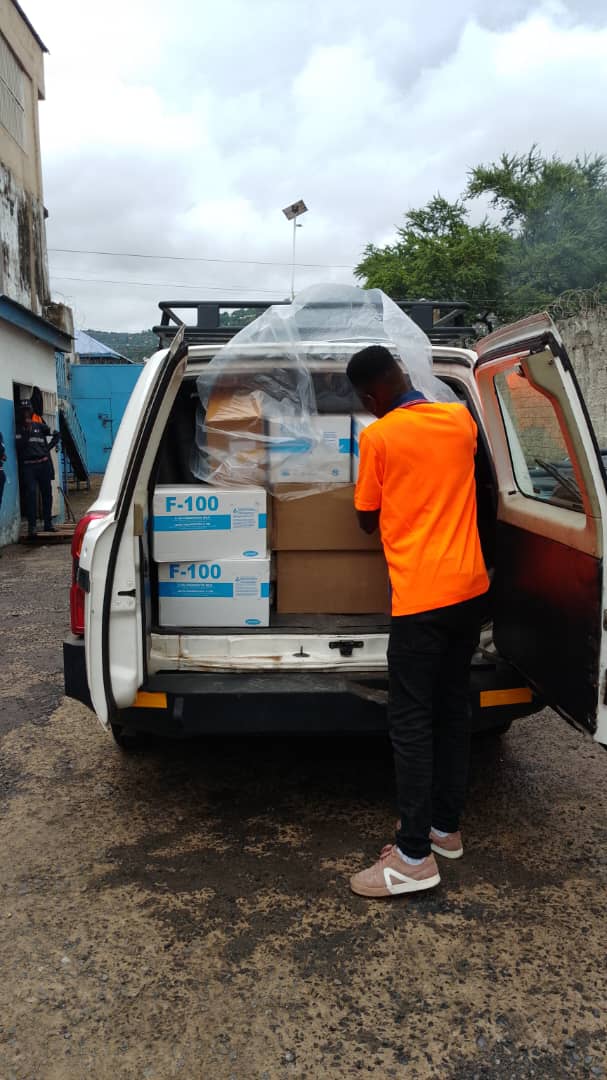 cerragroup's tweet photo. Proud moment as Cerra Automotive SL team loaded #UNICEF nutrition items with hands-on leadership! Quick problem-solving and fleet deployed to 14 districts. Grateful for their spirit. #TeamCerra #CerraCare #Leadership #CommunityImpact https://t.co/0GSYTK5QNq