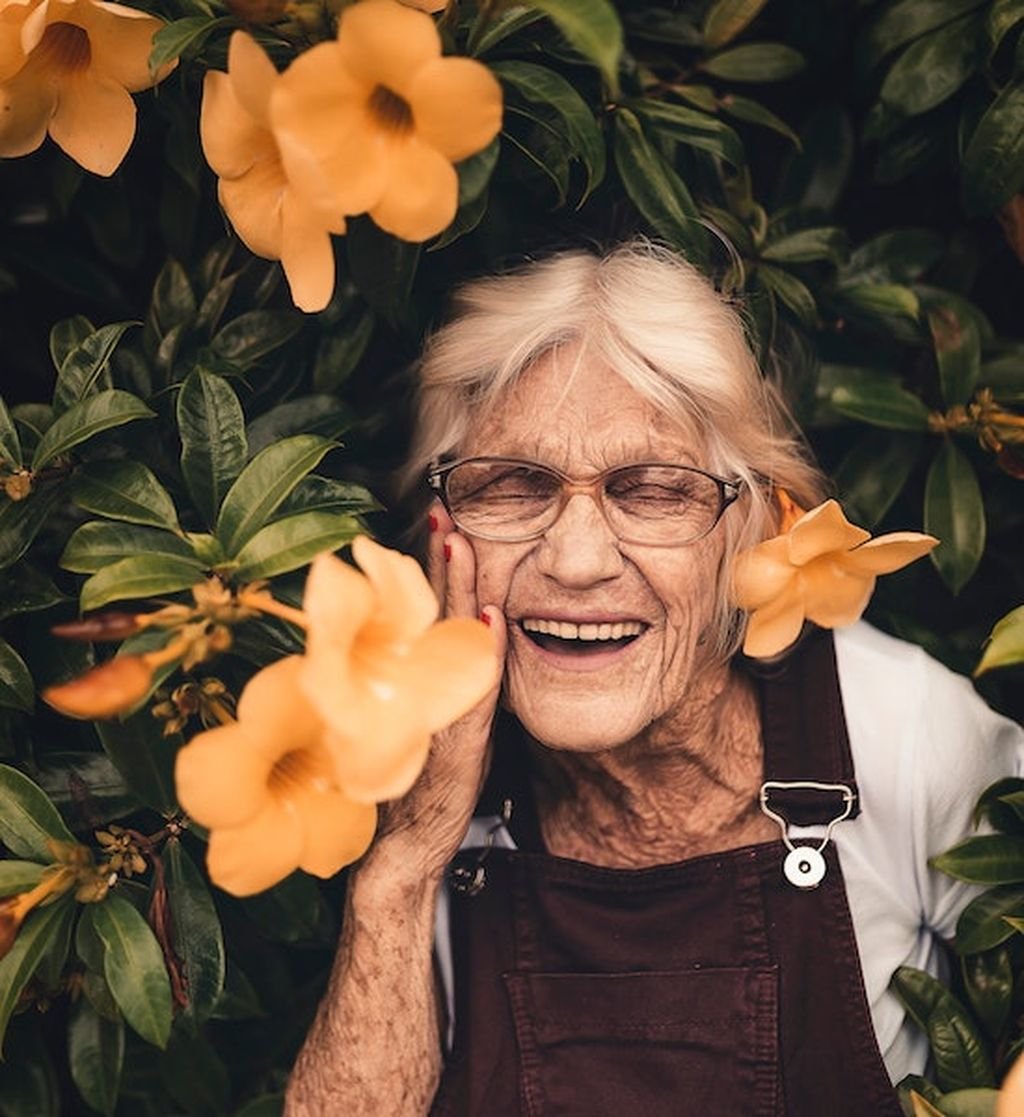 🚨🟢 HACKEAR EL VIEJISMO: CÓMO CAMBIAN LAS HISTORIAS CUANDO CAMBIAMOS LA MIRADA

🔸 #LaNuevaLongevidad Cambiar la forma en que hablamos de la vejez es parte del buen trato. Y también un acto de justicia social.

🖊️ Por <a href="/Solrodriguezm/">Sol Rodríguez Maiztegui</a>

🔗 newstad.com.ar/hackear-el-vie…