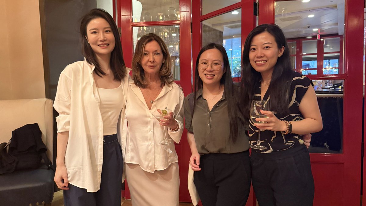 USC_Econ's tweet image. Our inaugural DC Economics Alumni networking event was well attended last night - this chapter is officially launched! We also networked with some Economics Alumni-to-be as our DC campus Economic Policy class students celebrated the end of their Maymester in the same restaurant!