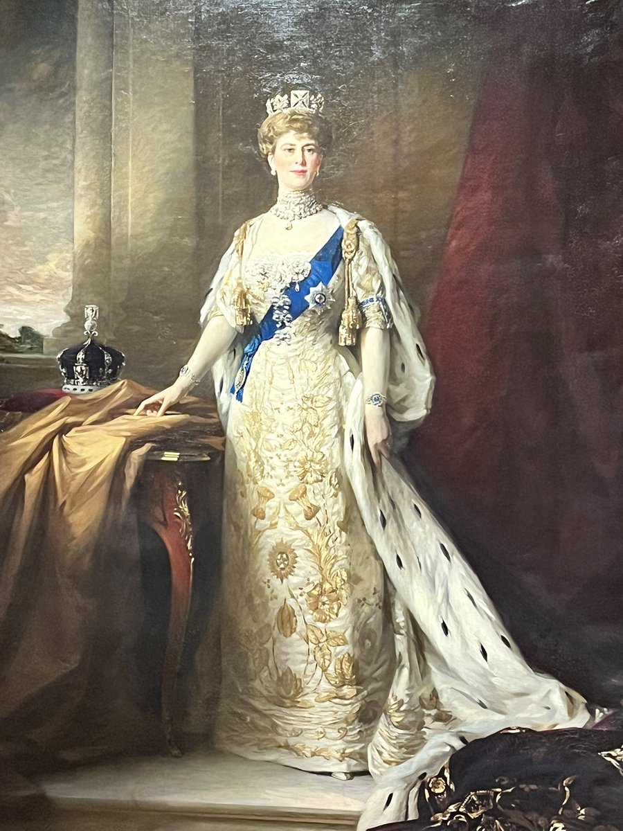 monarchyconf's tweet image. Highly enjoyed the Age of Elegance exhibition at the King’s Gallery from @royalcollectiontrust —beautifully curated with a wonderful selection of artworks and artifacts with a particular focus on Queen Alexandra #royalstudies #queenship👑