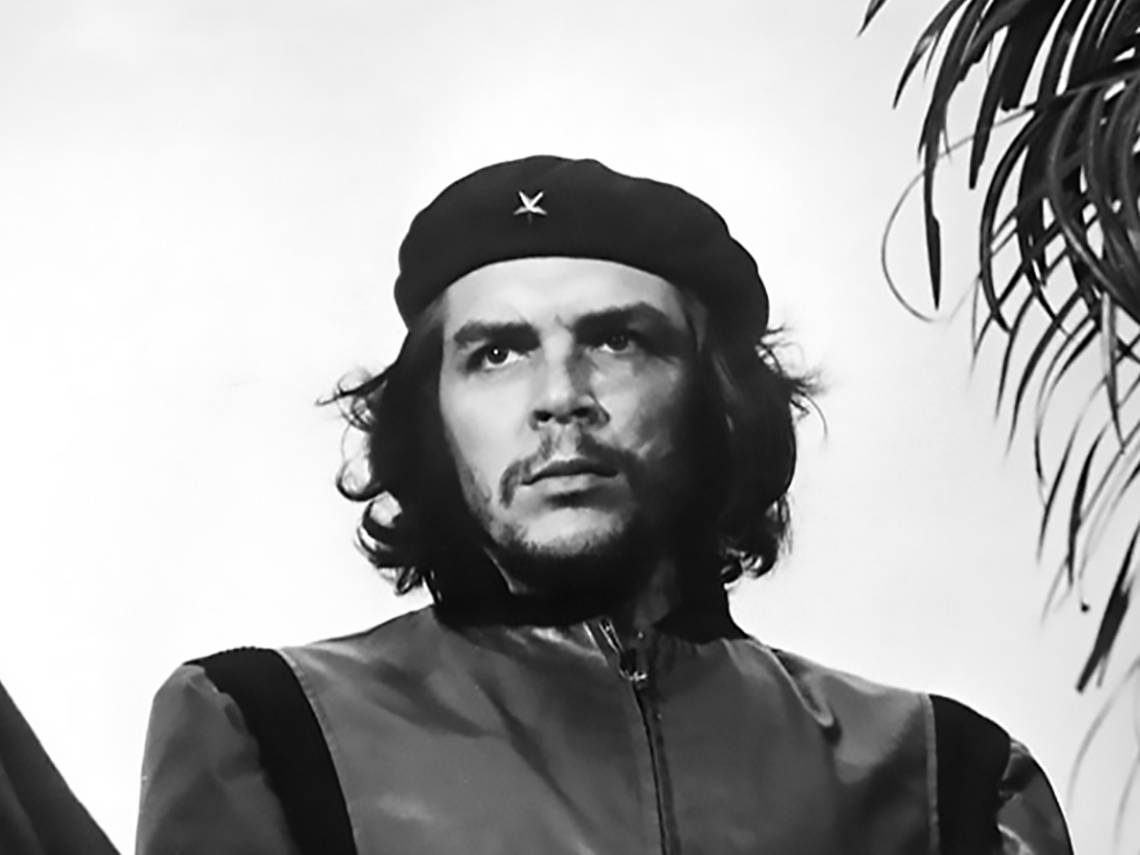 sancti_cimex's tweet image. 🇨🇺#Cuba rinde homenaje este #14DeJunio al Aniversario 97 del nacimiento de Ernesto Guevara y el 180 de Antonio Maceo. 
"Dos hombres de épocas diferentes pero amantes de una misma causa".
.
#ComoElChe
#MaceoVive