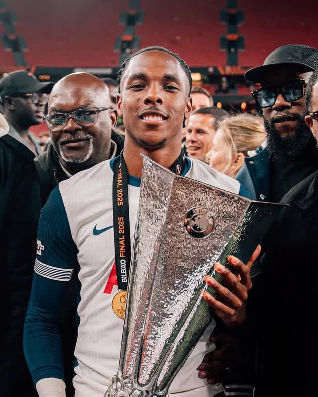 🚨🚨🌕 BREAKING: Mathys Tel is on the verge of joining Tottenham on a permanent deal &amp; Thomas Frank wants to keep him.

Spurs will pay a €35m fixed fee &amp; he’ll sign a long-term contract. The deal is expected to go through. Final stage. [<a href="/Plettigoal/">Florian Plettenberg</a>]
