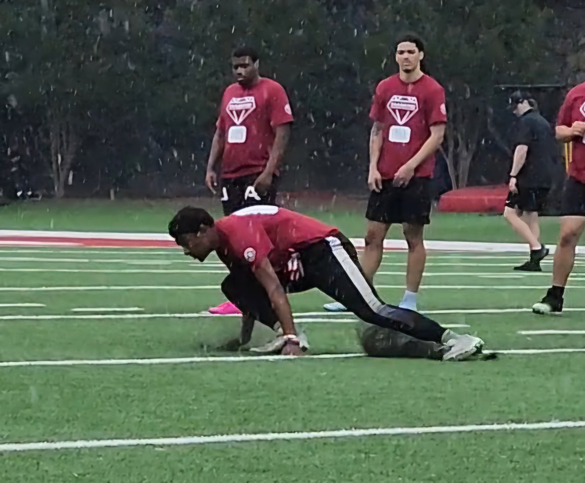 Giovanni Marshall-Edwards (G.A.M.E.) (@giovannigame28) on Twitter photo Clocked in for another day's hard work <a href="/TempleUniv/">Temple University</a> prospect camp this morning. The grind never stops because progress is my motivation. #blessed 🙏🏾 Let's go!! 💪🏾🏈 <a href="/CoachHewko/">Coach Colin Hewko</a> <a href="/crosson65321/">Branden Crosson</a> <a href="/CoachBestGAFb/">Jamark Best</a> <a href="/Temple_FB/">Temple Football</a> Clocked in for another day's hard work <a href="/TempleUniv/">Temple University</a> prospect camp this morning. The grind never stops because progress is my motivation. #blessed 🙏🏾 Let's go!! 💪🏾🏈 <a href="/CoachHewko/">Coach Colin Hewko</a> <a href="/crosson65321/">Branden Crosson</a> <a href="/CoachBestGAFb/">Jamark Best</a> <a href="/Temple_FB/">Temple Football</a>
