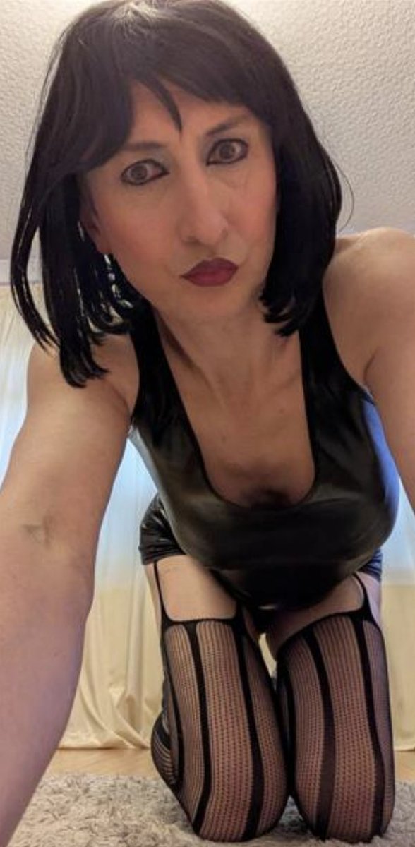 Flighting home Sunday evening and then Tuesday I can get dolled up again can't wait I've missed it so much xxx ❤️💋😘