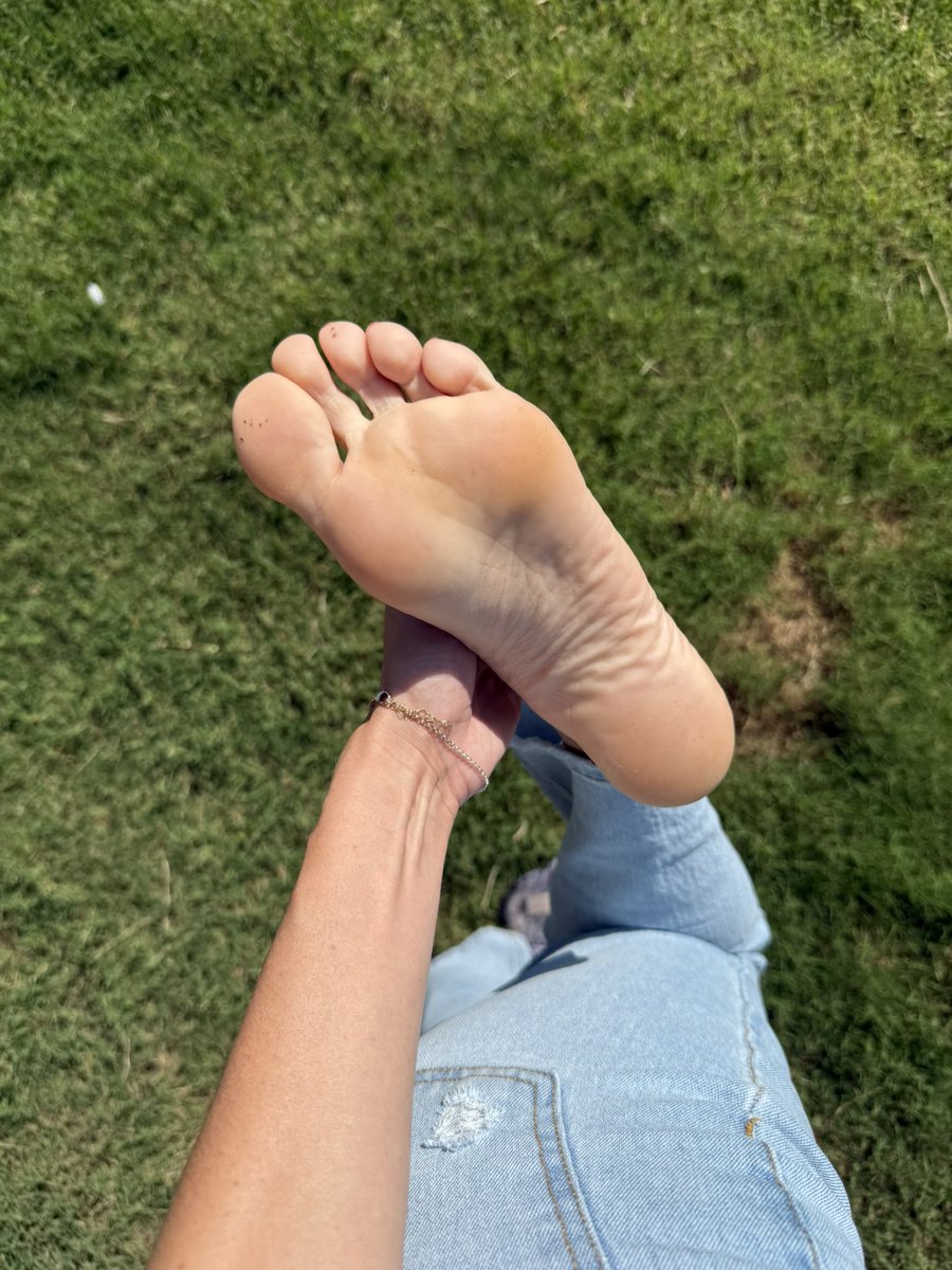 driving all day send me sweet messages to read when i finally stop 🙂‍↕️😋 ft dirty toes