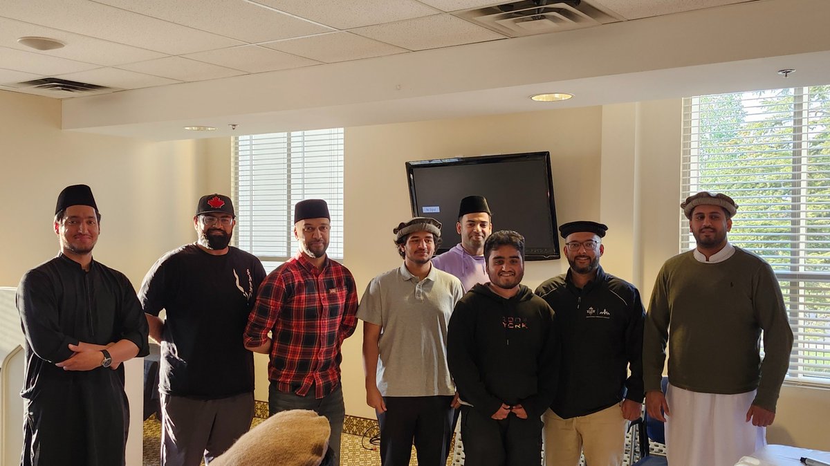 Empowering the next generation! 🛡️

35 Muslim Youth in Calgary attended a recent Emergency Preparedness event.

These initiatives are vital for equipping our youth with crucial skills and building resilient communities.

#Calgary #IslamAhmadiyya #EmergencyPreparedness