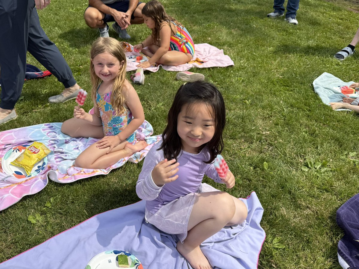 Vicki Krampf tweet media