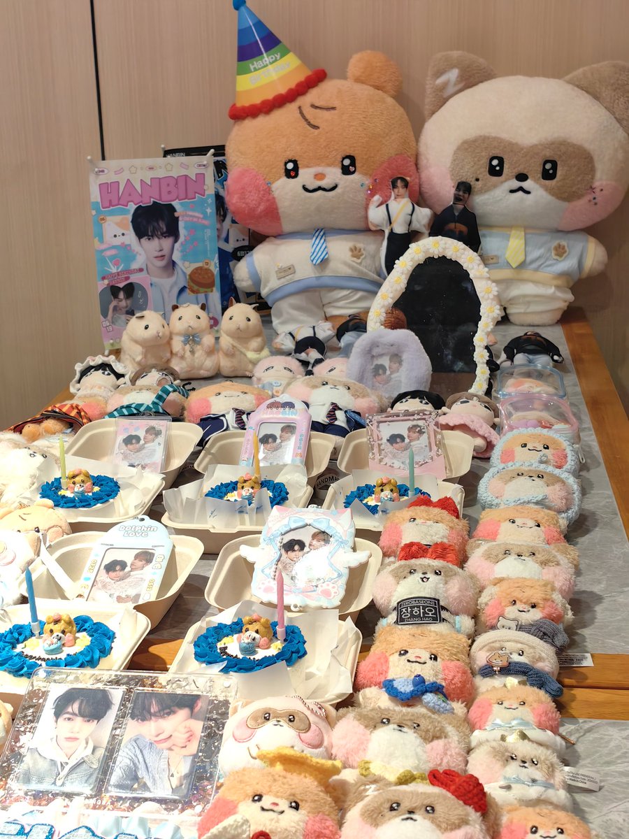 DRYQL_BN's tweet photo. 生日粗卡wuli韩彬尼~🎂 https://t.co/fhFFvFYhSP