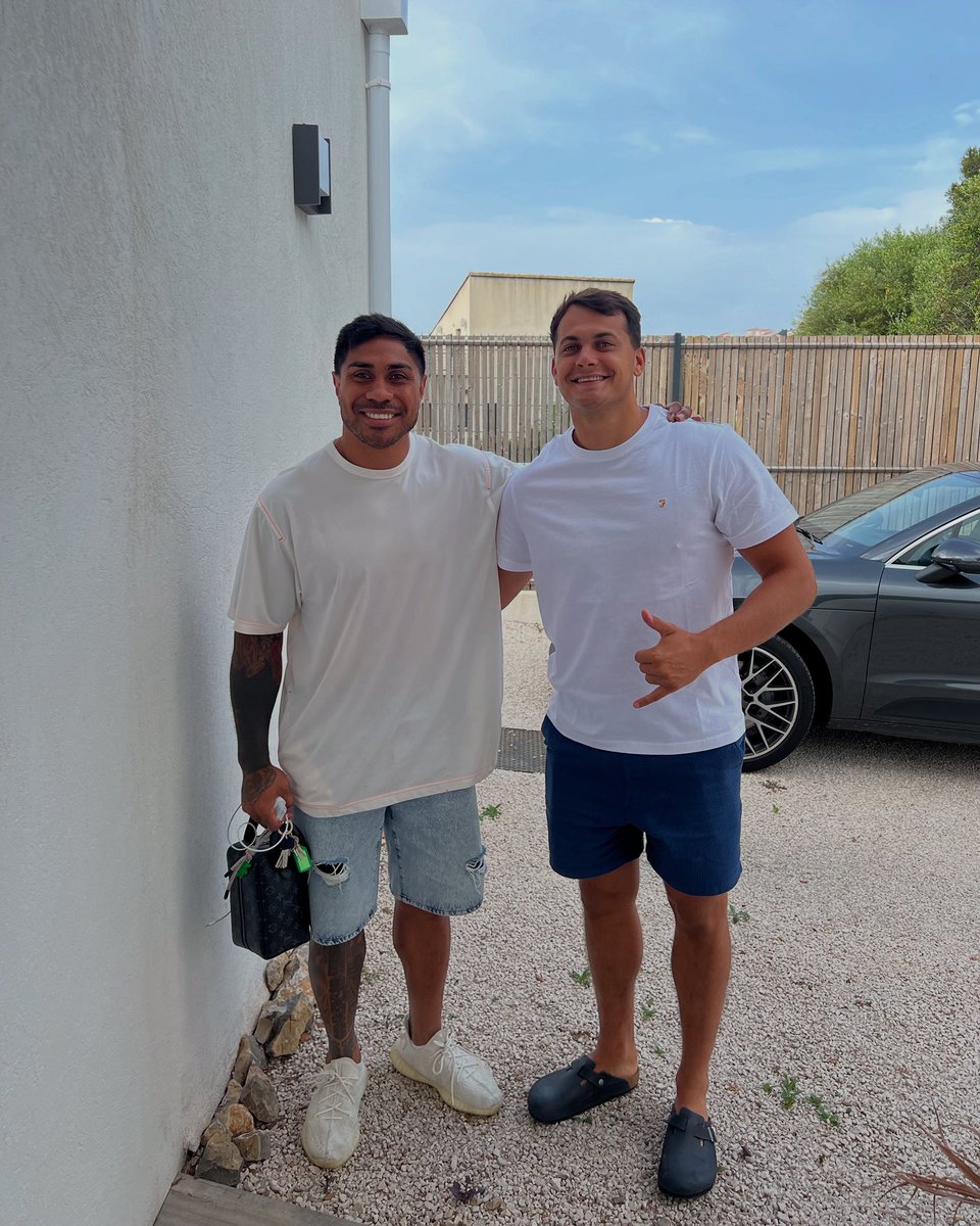 Good to catch up with the bro @antoinefrisch_ here in Toulon. Reminiscing about our URC championship with Munster, some memories 🤝🏆

Who you got today in @urc Finals #LEIvBUL #URC