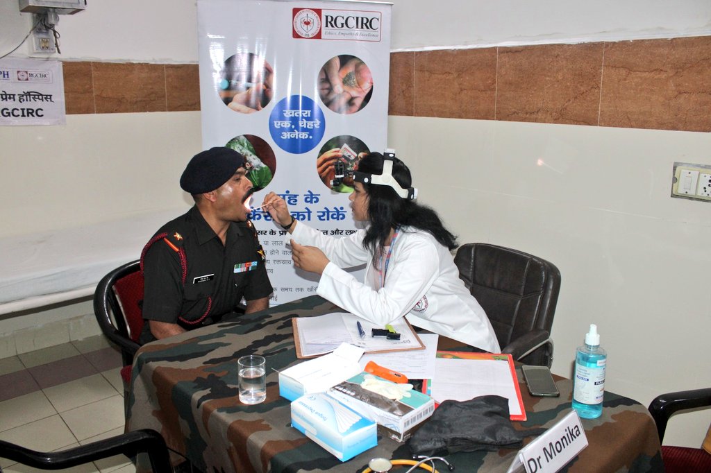PRODefDehradun's tweet photo. #Garud_Gunners organised a #CancerScreeningCamp on 13–14 June at Raiwala in collaboration with Ganga Prem Hospice, Raiwala & Rajiv Gandhi Cancer Institute & Research Center (@rgcirc), New Delhi - a premier institute for cancer research, treatment and palliative care.
210 personnel & families of the station were screened by the  team of #specialists from RGCIRC for various types of Cancers like Cervical Cancer by conducting PAP Smear Test and also Breast Cancer & Oral Cancers.

#IndianArmy honours and cares for the strength behind our soldiers—*their families*.
#TogetherForSoldiers
#CancerAwareness #FWO

@SpokespersonMoD
@adgpi
@NorthernComd_IA
@OfficialAwwa 
@SanjaySeth
@DefenceMinIndia