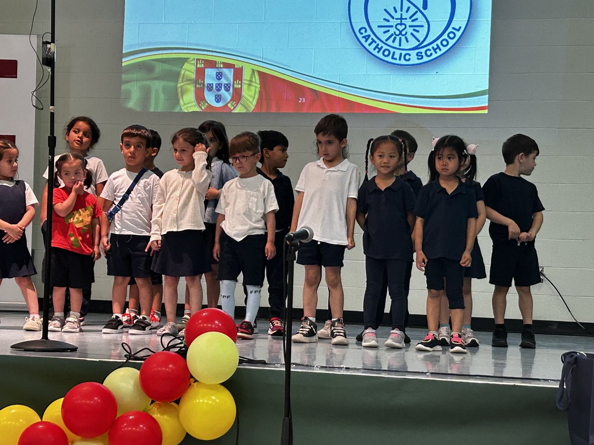 <a href="/DaRealSD/">Shawn Desman</a> was surprise guest for #Portuguese heritage month at #stsebastian and shared inspirational words with students and staff! Thank you Ms Pinheiro for facilitating this 💕and to everyone <a href="/TCDSB/">Toronto Catholic District School Board</a> who supported this event <a href="/TCDSB_RDAddario/">Robert D’Addario</a> <a href="/TrusteeDAmico/">Frank D'Amico</a> <a href="/ZebbyMartins/">Zebby Martins</a>