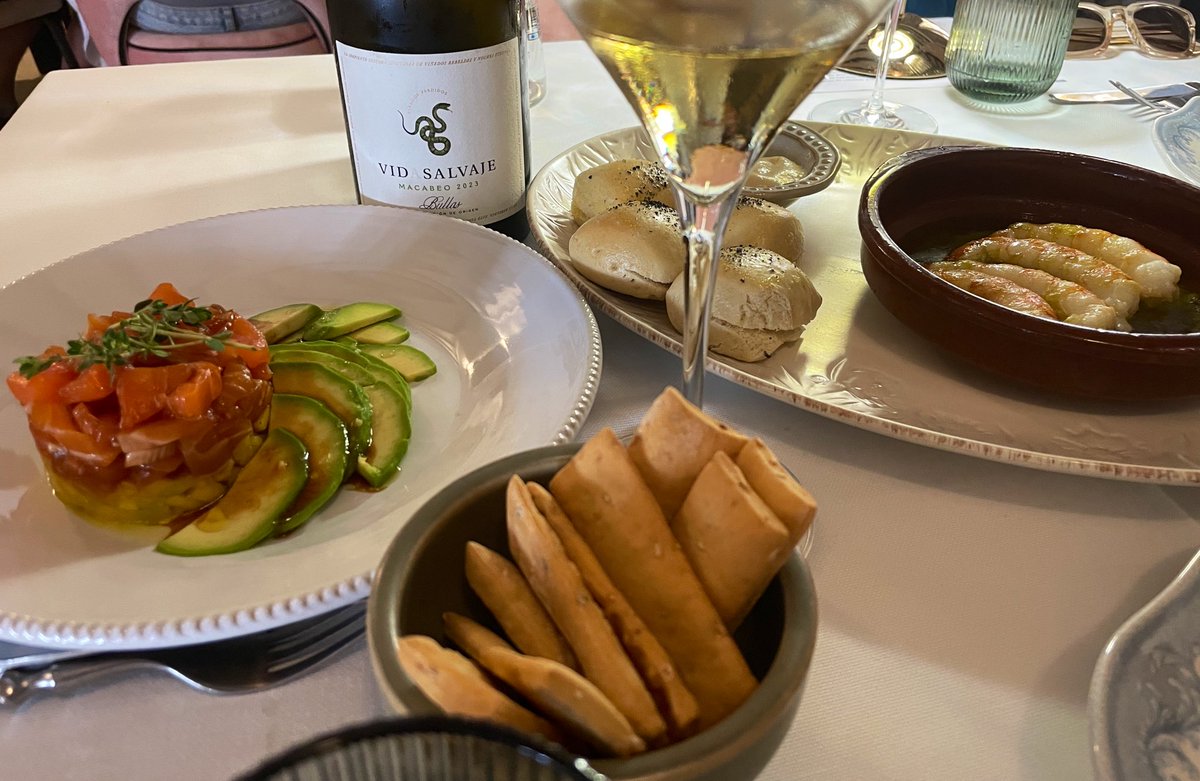 Magnífica gastronomía y servicio en el Casino de Cehegín, en el marco incomparable de una casona de 1671
<a href="/ceheginturismo/">Cehegín Turístico</a> <a href="/Ayto_Cehegin/">Ayuntamiento de Cehegín</a> <a href="/RutaVinoBullas/">RutaVinoBullas 🍇</a> <a href="/DOP_Bullas/">BULLAS D.O.P</a>